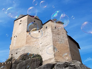 Riesenseifenblasen auf der Burg Rappottenstein